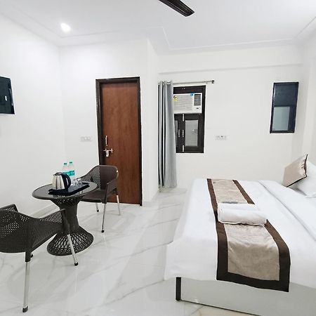 Hotel Krishna Tower Delhi Zewnętrze zdjęcie