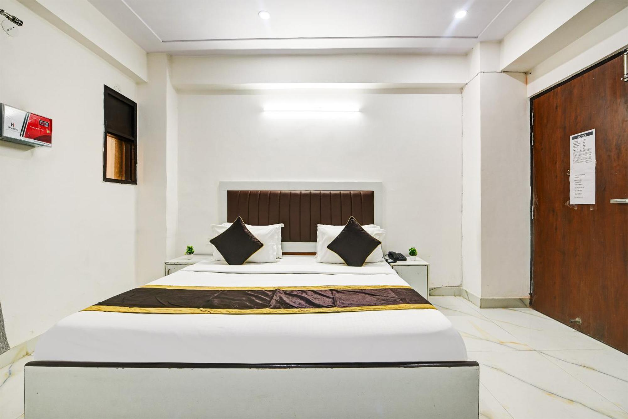 Hotel Krishna Tower Delhi Zewnętrze zdjęcie