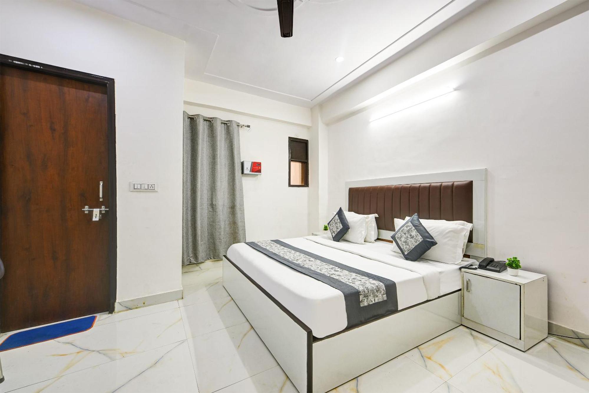 Hotel Krishna Tower Delhi Zewnętrze zdjęcie