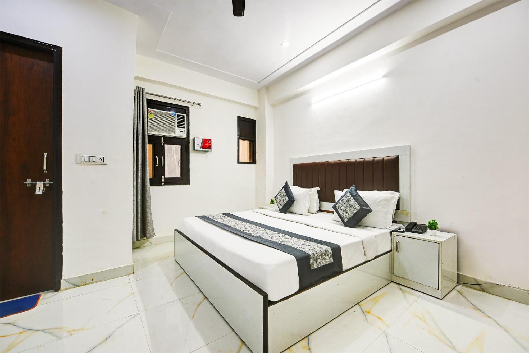Hotel Krishna Tower Delhi Zewnętrze zdjęcie
