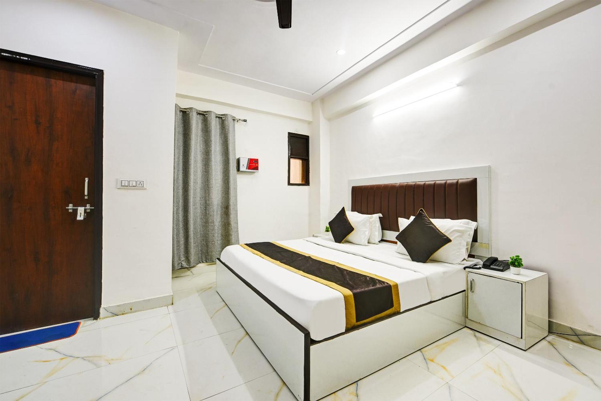 Hotel Krishna Tower Delhi Zewnętrze zdjęcie