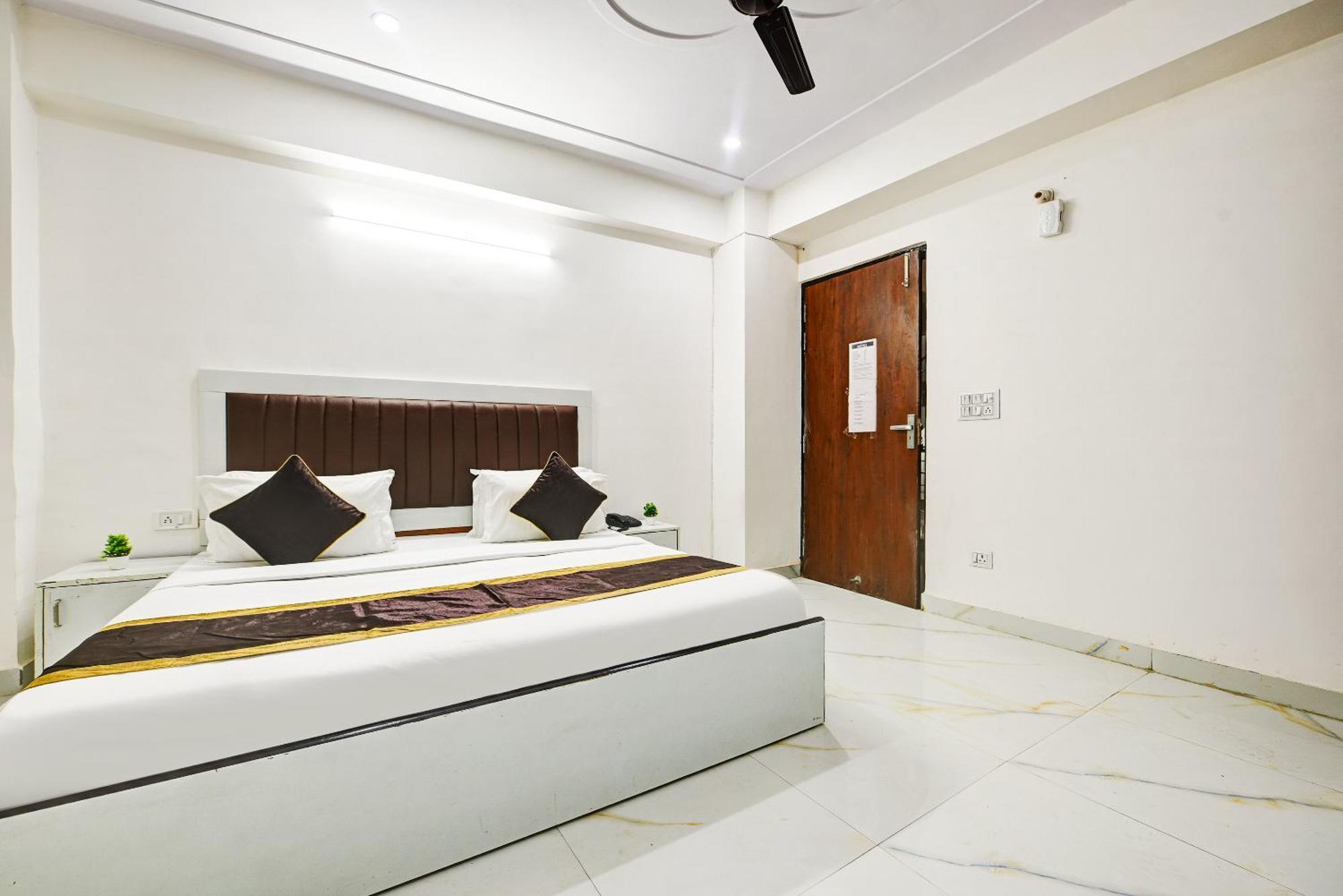 Hotel Krishna Tower Delhi Zewnętrze zdjęcie
