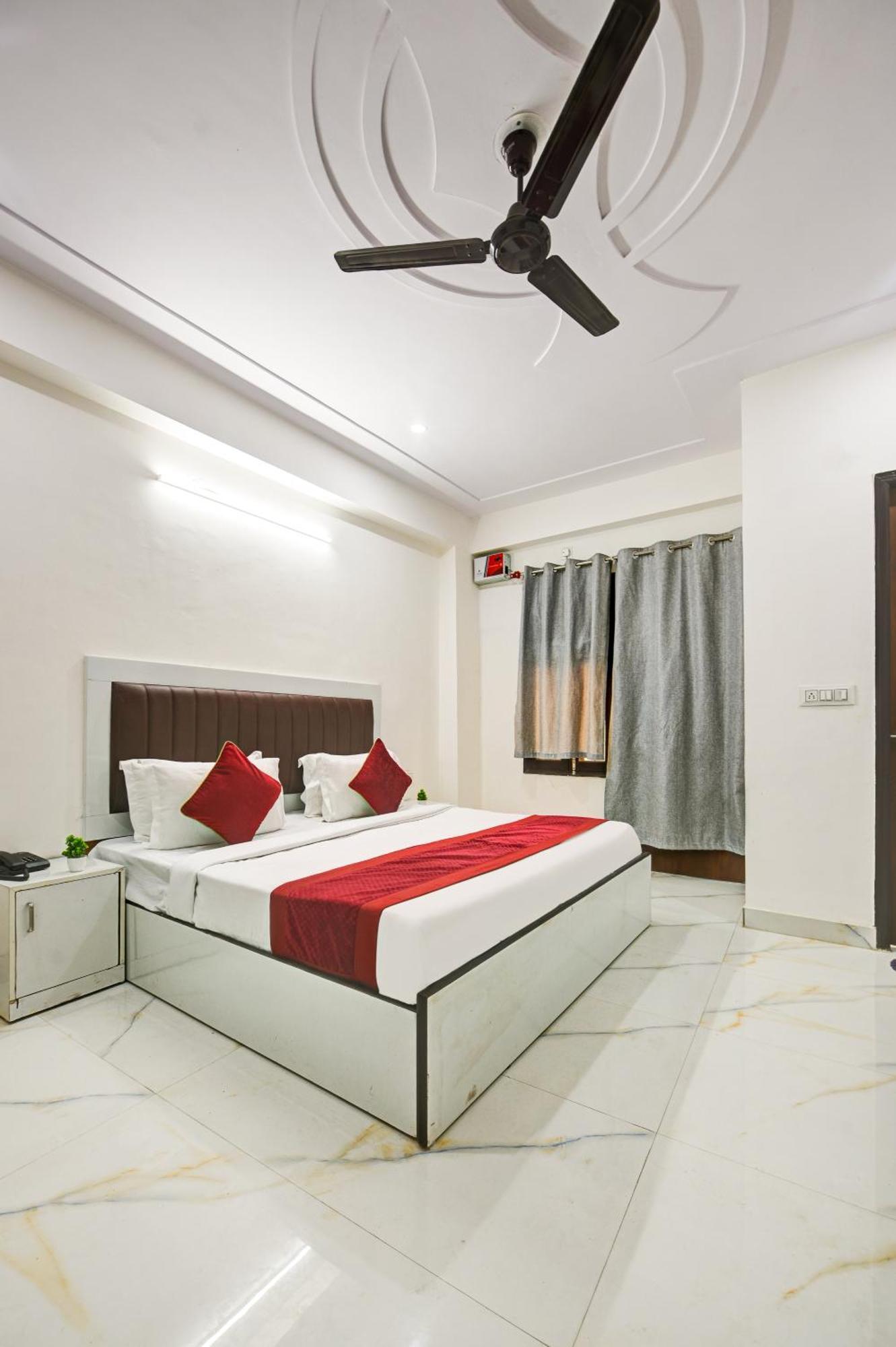 Hotel Krishna Tower Delhi Zewnętrze zdjęcie