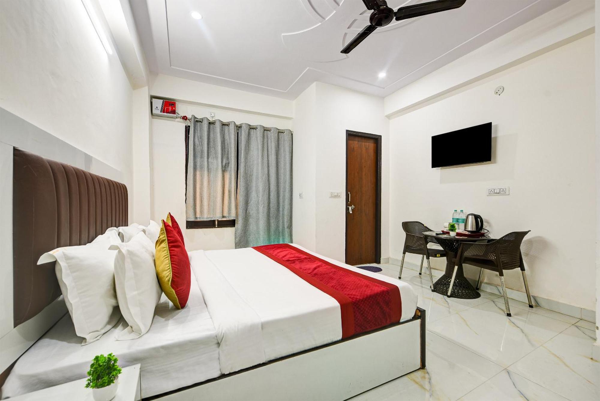 Hotel Krishna Tower Delhi Zewnętrze zdjęcie