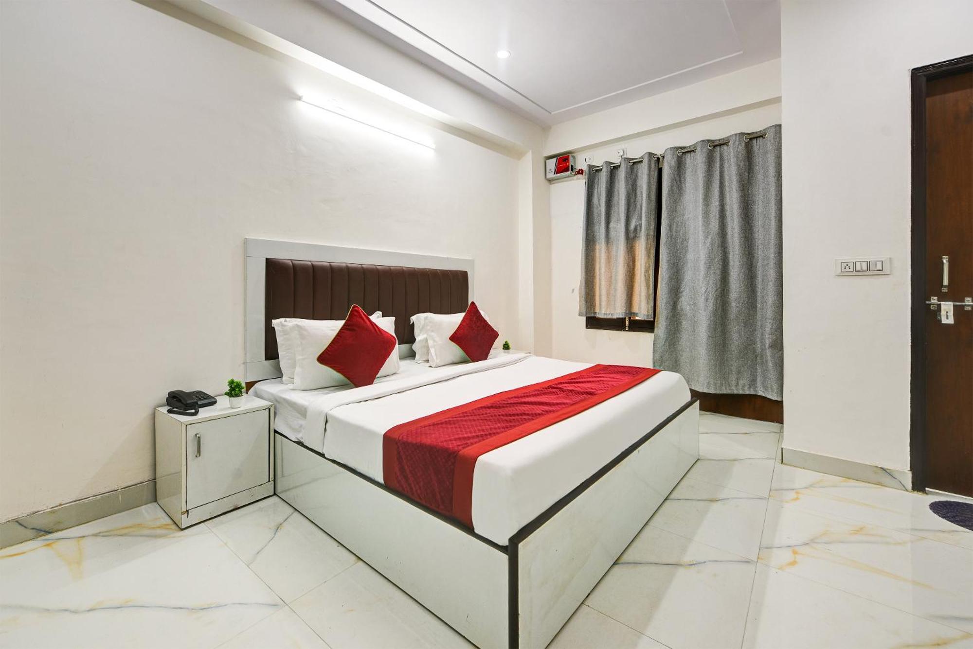 Hotel Krishna Tower Delhi Zewnętrze zdjęcie