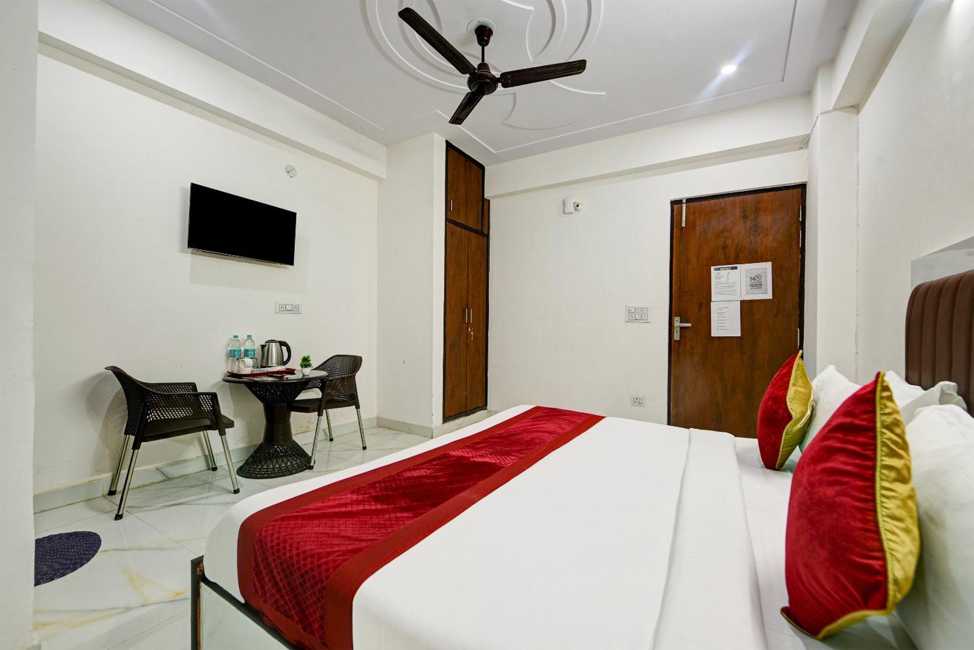 Hotel Krishna Tower Delhi Zewnętrze zdjęcie