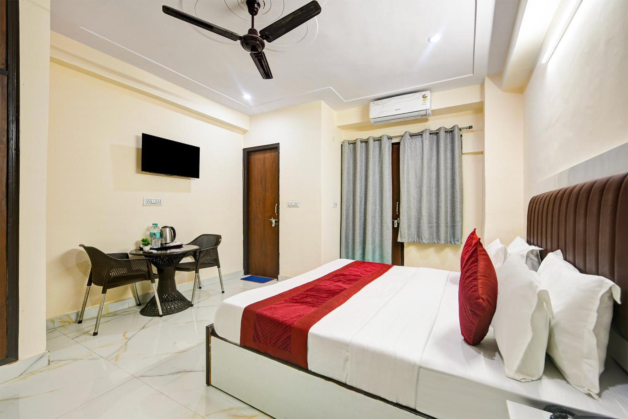 Hotel Krishna Tower Delhi Zewnętrze zdjęcie