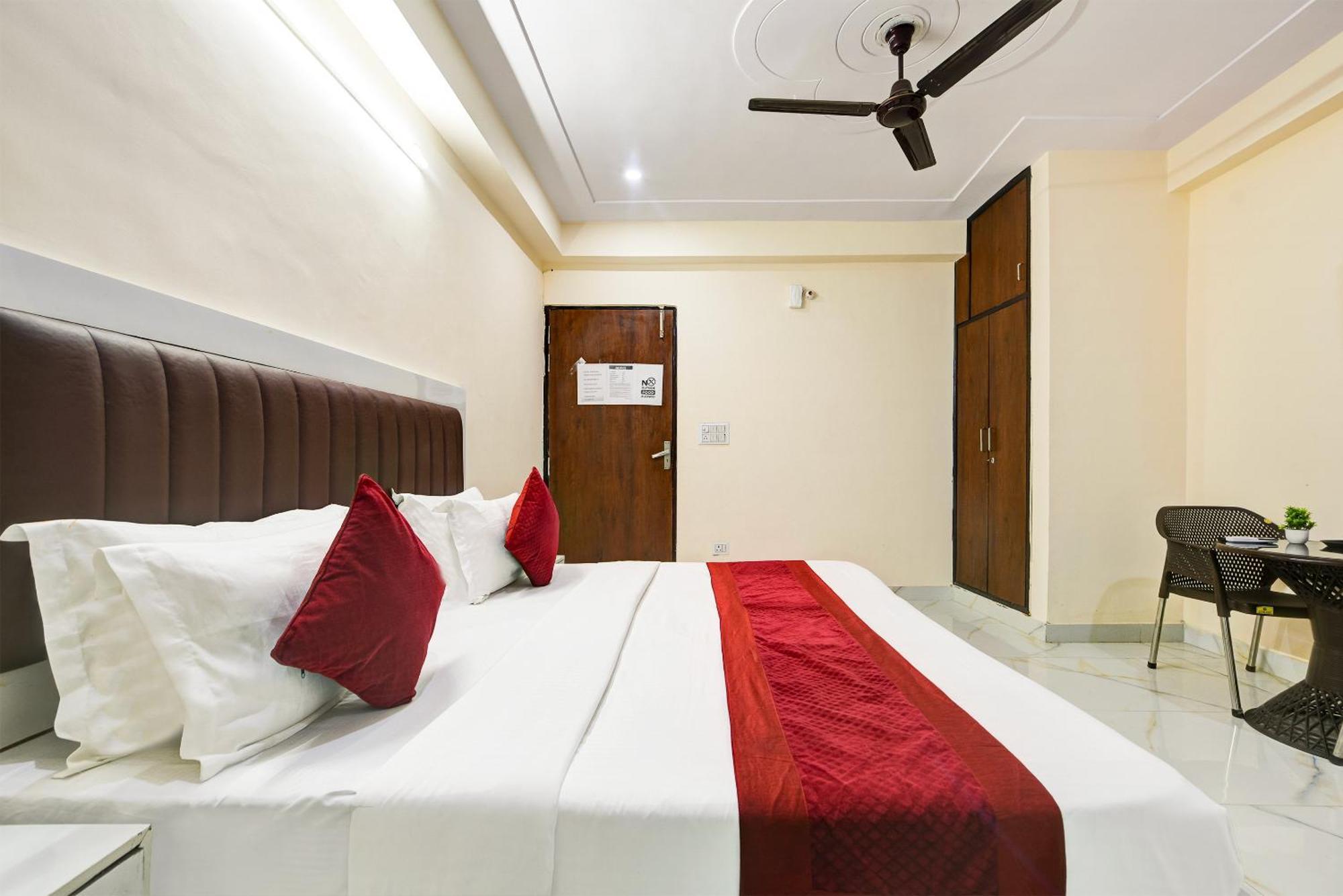 Hotel Krishna Tower Delhi Zewnętrze zdjęcie