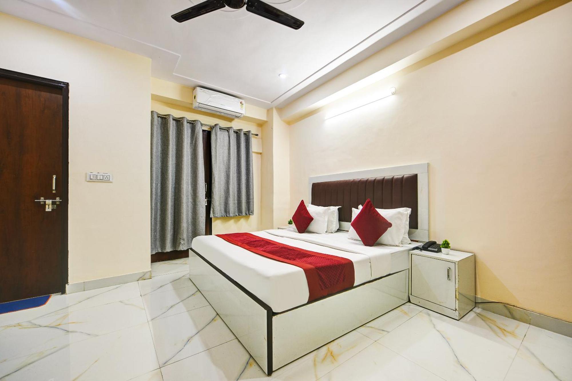 Hotel Krishna Tower Delhi Zewnętrze zdjęcie