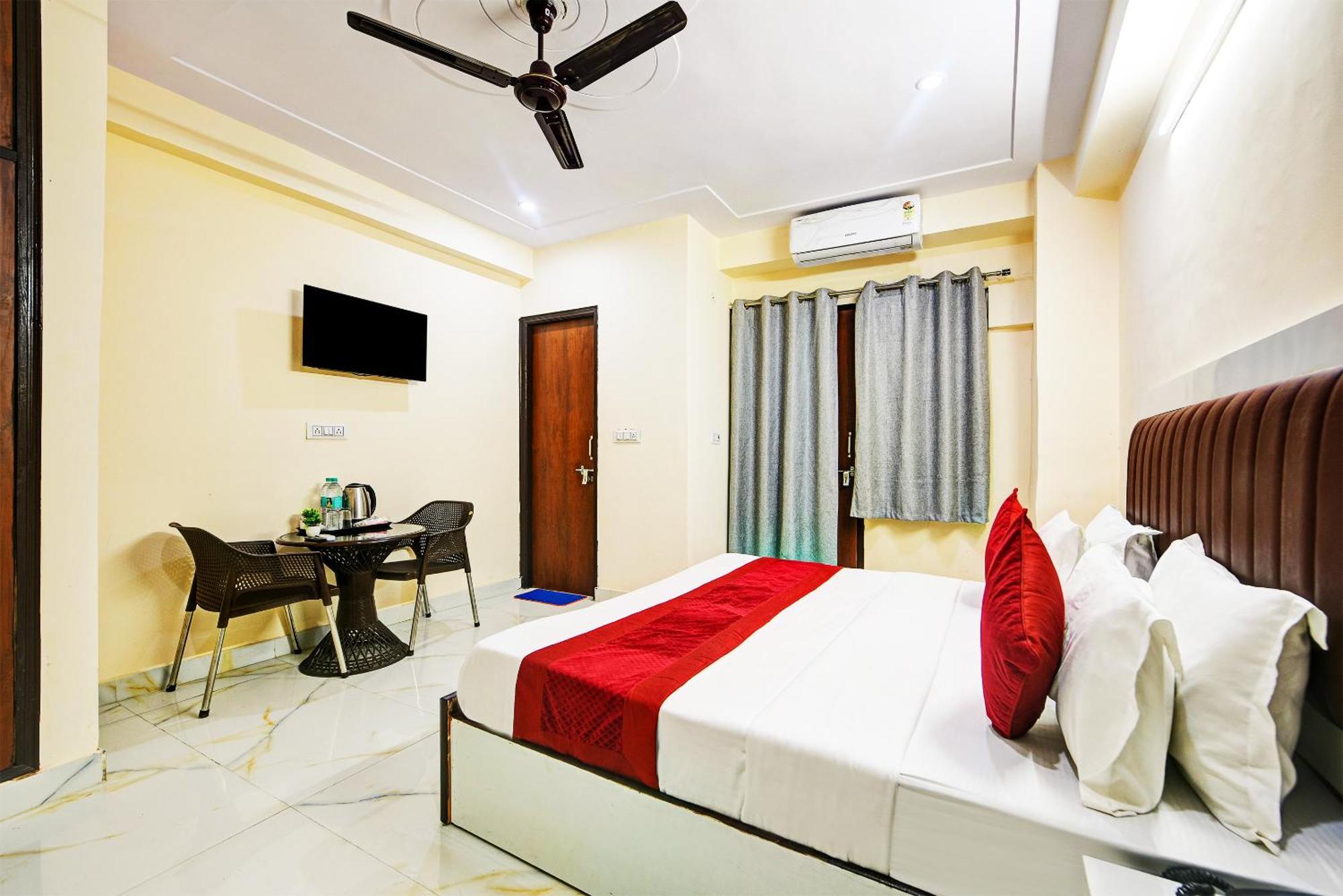 Hotel Krishna Tower Delhi Zewnętrze zdjęcie